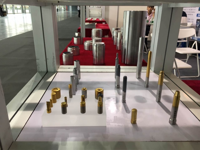 精密模具