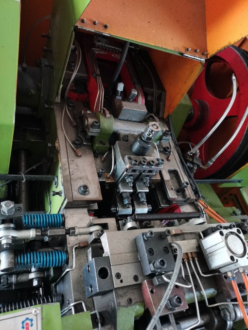 一分半二模四冷镦机